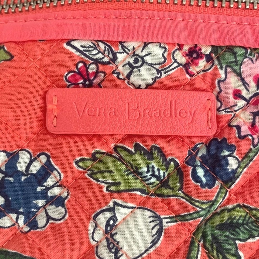 Vera Bradley Iconic Compact Weekender Travel Bag Coral Floral Quilted Duffle EUC - Picture 3 of 5